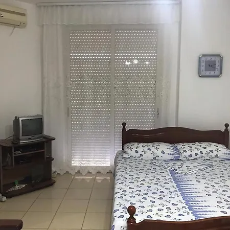 Apartment Geni