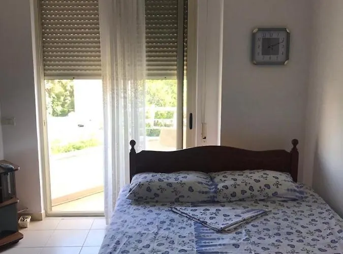 Geni Apartamento Durrës